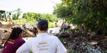 Estefanía Mercado responde con soluciones de descacharrización y desazolve de pozos en la colonia Ejido