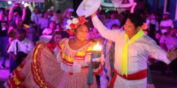 Gobierno de Isla Mujeres realiza con éxito la “Noche de Juventudes: Colores y Almas”