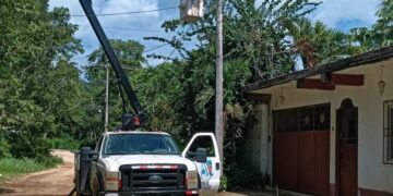 Atiende Alumbrado Público de Puerto Morelos reportes ciudadanos