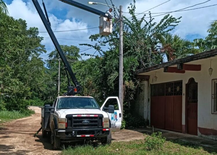 Atiende Alumbrado Público de Puerto Morelos reportes ciudadanos