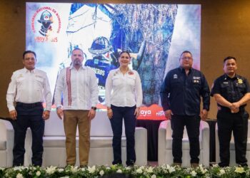 Inaugura Estefanía Mercado el Congreso Nacional de Bomberos, Playa del Carmen 2025