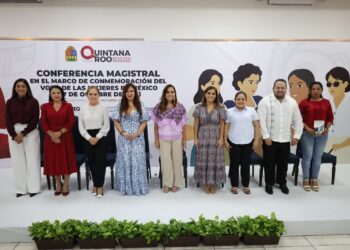 Conmemoran el voto femenino en México con enfoque en violencia política digital