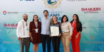 Isla Mujeres consolida su liderazgo ambiental al recibir certificación Platino para Playa Norte y Playa Centro
