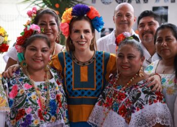 Gobierno Municipal celebra con orgullo el Hanal Pixán en la Zona Continental de Isla Mujeres