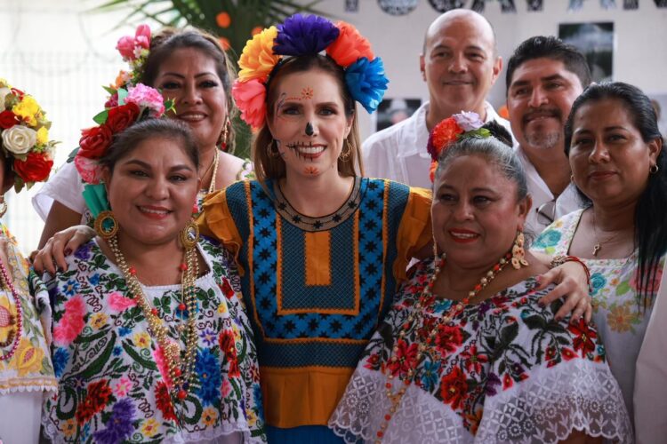 Gobierno Municipal celebra con orgullo el Hanal Pixán en la Zona Continental de Isla Mujeres