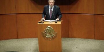 De la Fuente subraya importancia del equilibrio en perfiles del cuerpo diplomático