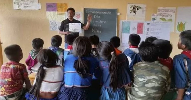 En México, uno de cada tres maestros trabaja en un municipio violento