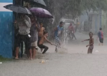 Huracán "Melissa" alcanza categoría 4 y amenaza con inundaciones catastróficas en Haití y Jamaica