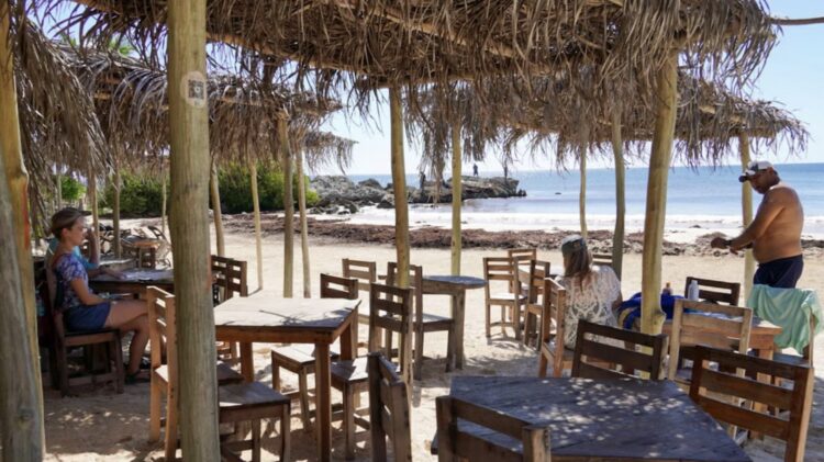 ¿No que eran gratis? Las condiciones que Diego Castañón, alcalde de Tulum, pone en las playas