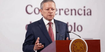 "La Presidenta no avala leyes contrarias a la Constitución; transitorio en ley de amparo es confuso: Zaldívar