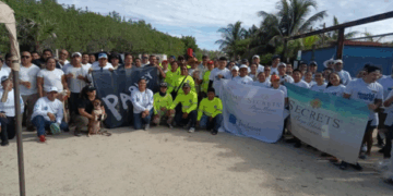 Gobierno de Isla Mujeres reafirma su compromiso ambiental con exitosa jornada de limpieza en Isla Blanca