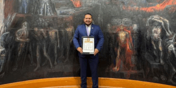 Sergio Avilés recibe la presea “Flavio Galván Rivera” por su trayectoria en la judicatura electoral