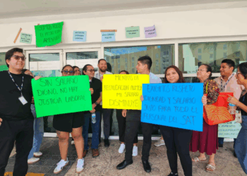 Continúa paro en SAT de Cancún; desmienten tener acuerdo