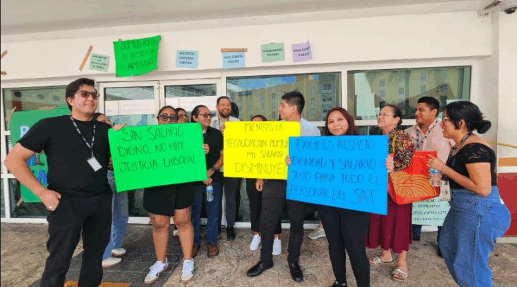 Continúa paro en SAT de Cancún; desmienten tener acuerdo