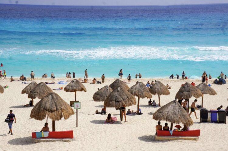 Diputados aprueban ley de libre acceso a playas; revierte privatización, aseguran