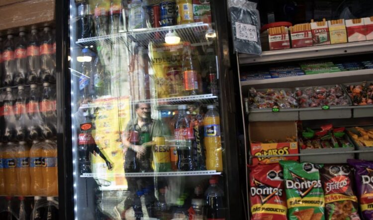 Refrescos, cigarros, videojuegos y más: Estos productos subirán de precio en 2026 por reforma al IEPS