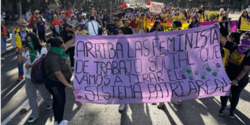 ¿Por qué las mujeres marchan cada 25 de noviembre? Este año exigen acciones contra la violencia digital