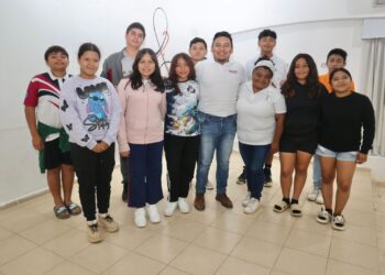 Gobierno Municipal impulsa el talento de las juventudes isleñas con nuevo Taller de Teatro Juvenil