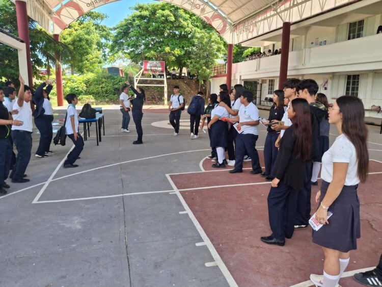 Participa Geavig Puerto Morelos en la “Feria de la Salud” en el Colegio de Bachilleres