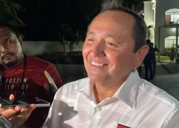 Adelanta Nivardo Mena posible recorte de personal en Lázaro Cárdenas