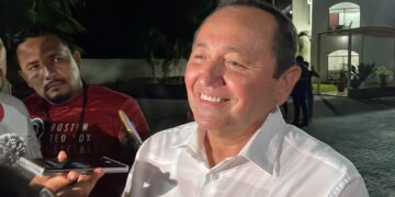 Adelanta Nivardo Mena posible recorte de personal en Lázaro Cárdenas