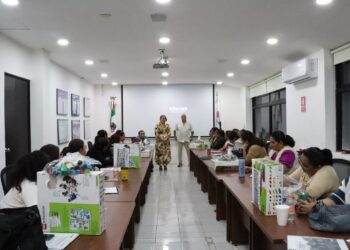 Docentes de Quintana Roo fortalecen la enseñanza cívica con herramientas del INE y LEGO Education