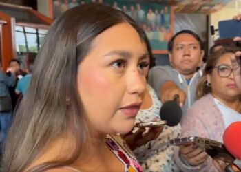 Pide Johana Acosta a funcionarios a mantener la austeridad