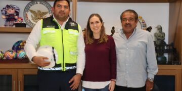 Atenea Gómez Ricalde da seguimiento a los trabajos de modernización eléctrica realizados por CFE en Isla Mujeres