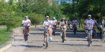 Continúa Ana Paty Peralta fomentando la convivencia familiar en “paseo cancunense”