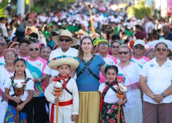 Isla Mujeres celebra en unidad y con una nutrida participación el 115 Aniversario de la Revolución Mexicana