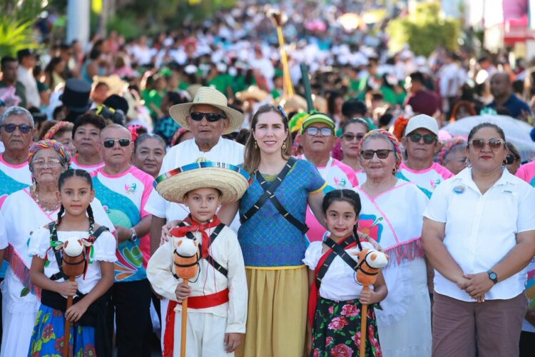 Isla Mujeres celebra en unidad y con una nutrida participación el 115 Aniversario de la Revolución Mexicana