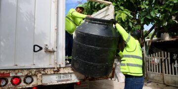 Gobierno de Isla Mujeres refuerza jornadas de descacharrización para proteger la salud de las familias