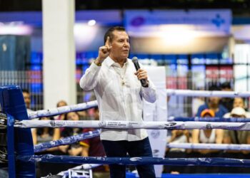 Encabeza Julio César Chávez conversatorio “El Sueño de un Campeón” en Playa del Carmen Encabeza Julio César Chávez conversatorio “El Sueño de un Campeón” en Playa del Carmen