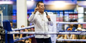 Encabeza Julio César Chávez conversatorio “El Sueño de un Campeón” en Playa del Carmen Encabeza Julio César Chávez conversatorio “El Sueño de un Campeón” en Playa del Carmen