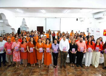 IEQROO presenta el libro "El deber de la memoria: Del derecho al voto a la paridad de todo"