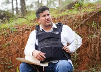 Detienen a 7 escoltas de Carlos Manzo