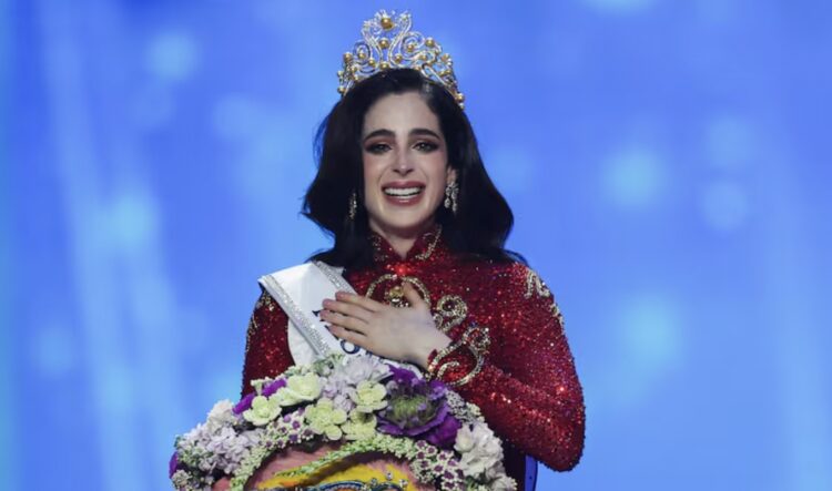 La mexicana Fátima Bosch gana Miss Universo 2025