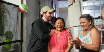 Fernando Muñoz escucha y camina cercano a su gente de Playa del Carmen