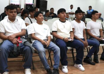 Realizan sorteo del Servicio Militar Nacional para la Clase 2007 y remisos en Isla Mujeres