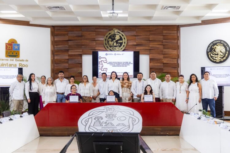 Estefanía Mercado entrega el Premio “Elvia Carrillo Puerto” 2025 a mujeres destacadas de Playa del Carmen