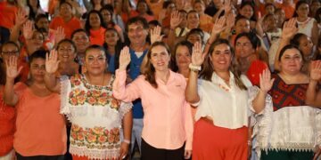 Isla Mujeres se ilumina de naranja para fortalecer la conciencia sobre la no violencia hacia las mujeres