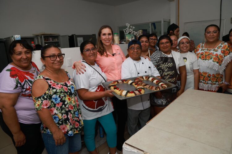 Atenea Gómez Ricalde continúa impulsando la autonomía económica de las mujeres con nuevos cursos de capacitación