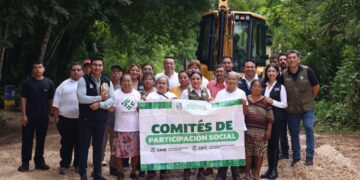 Pone en marcha Blanca Merari pavimentación de la calle del cementerio nuevo en Leona Vicario