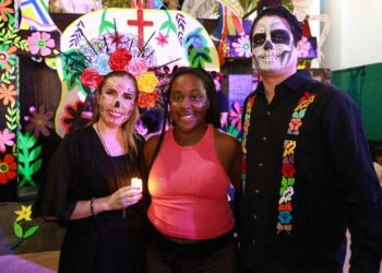 Festival Luz y Vida “Entre Vivos y Muertos” consolida tradición e incrementa la afluencia turística en Isla Mujeres