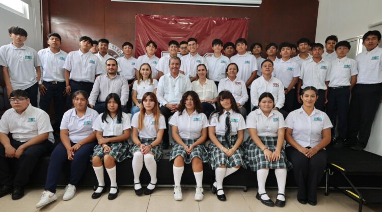 Atenea Gómez Ricalde refuerza la prevención de las adicciones entre las juventudes isleñas