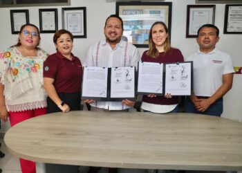 Ayuntamiento de Isla Mujeres firma convenio con el TEQROO para fortalecer la cultura democrática