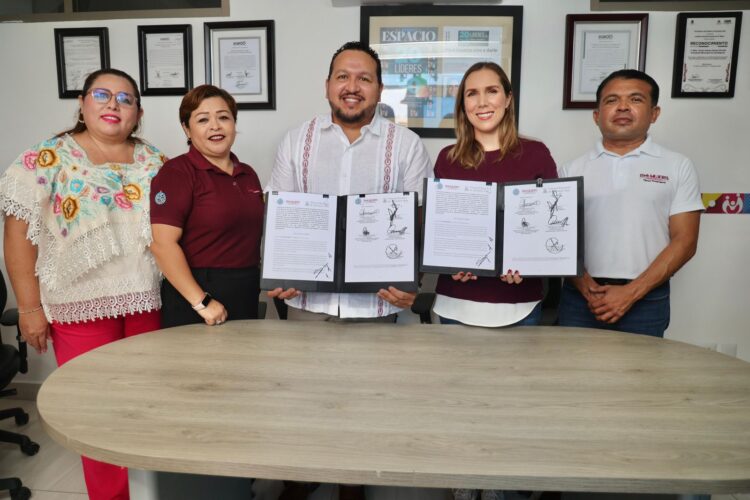 Ayuntamiento de Isla Mujeres firma convenio con el TEQROO para fortalecer la cultura democrática