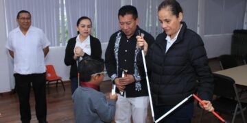 Chucho Pool impulsa apoyos para niñas y niños con discapacidad visual en Cancún