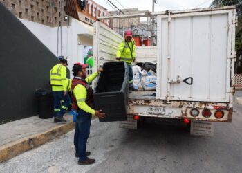 Gobierno de Isla Mujeres refuerza el Programa Permanente de Descacharrización ante el mal clima