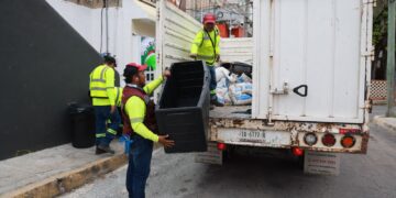 Gobierno de Isla Mujeres refuerza el Programa Permanente de Descacharrización ante el mal clima